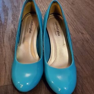 Never worn teal pumps size 6.5